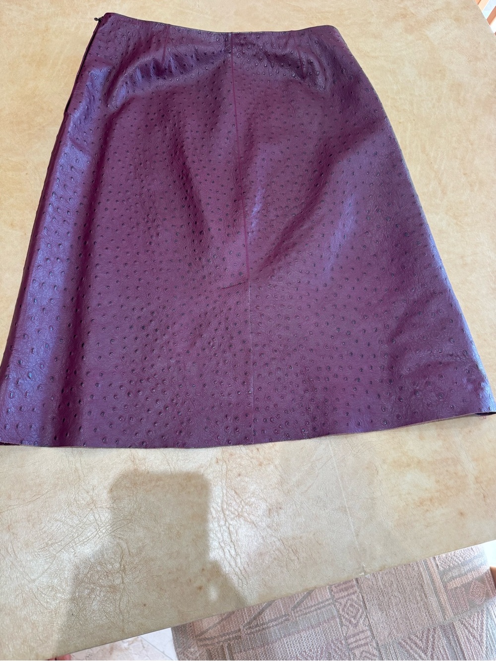 PRICE DROP: BERGDORF GOODMAN,6, LINED, Wine-Red OSTRICH-EMBOSSED CALF LEATHER ST - Picture 7 of 12